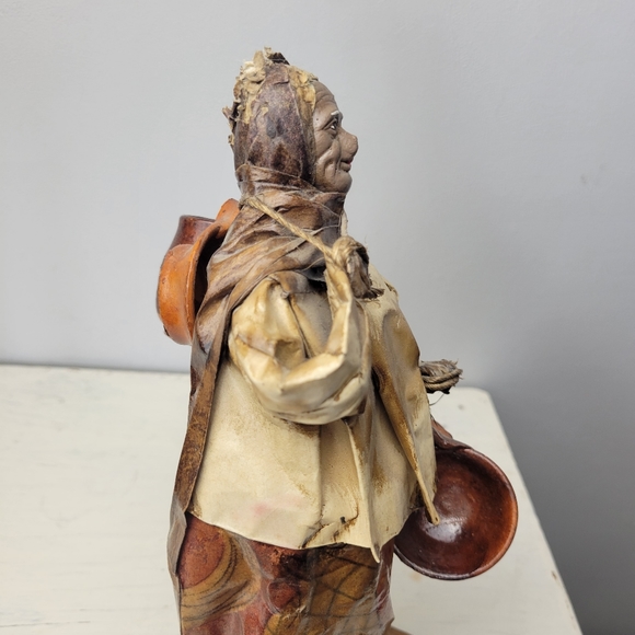 Vintage Mexican Folk Art Paper Mache Figure Handmade Authentic Hardworking Woman - Picture 9 of 16